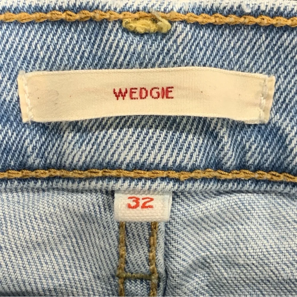 Levi's | Women's Premium Wedgie Icon Fit Light Wash Denim Jeans | Sz 32 - Picture 10 of 16